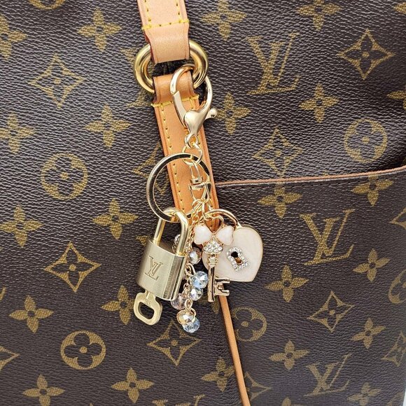 Louis Vuitton Accessories - Authentic Louis Vuitton Lock & Key with unbranded Bagcharm, Keycharm 120725